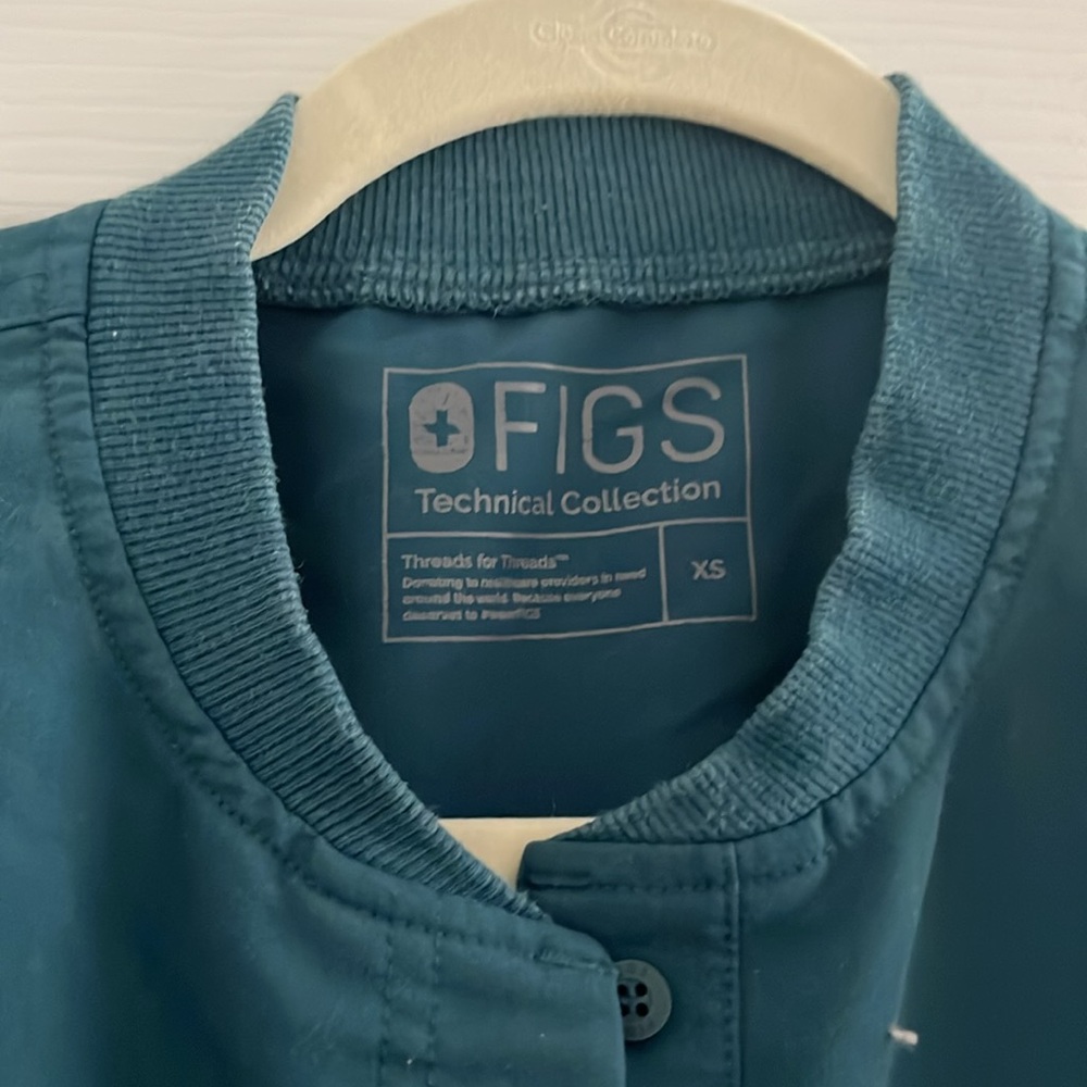 Figs Scrub- Oversized scrub top - Picture 3 of 5